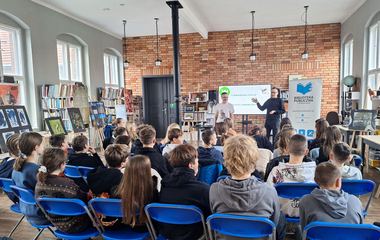 prezentacja lekcja zajęcia edukacja o dokarmianiu ptaków zimą czy dokarmiać i o ochronie płazów o problemach płazó